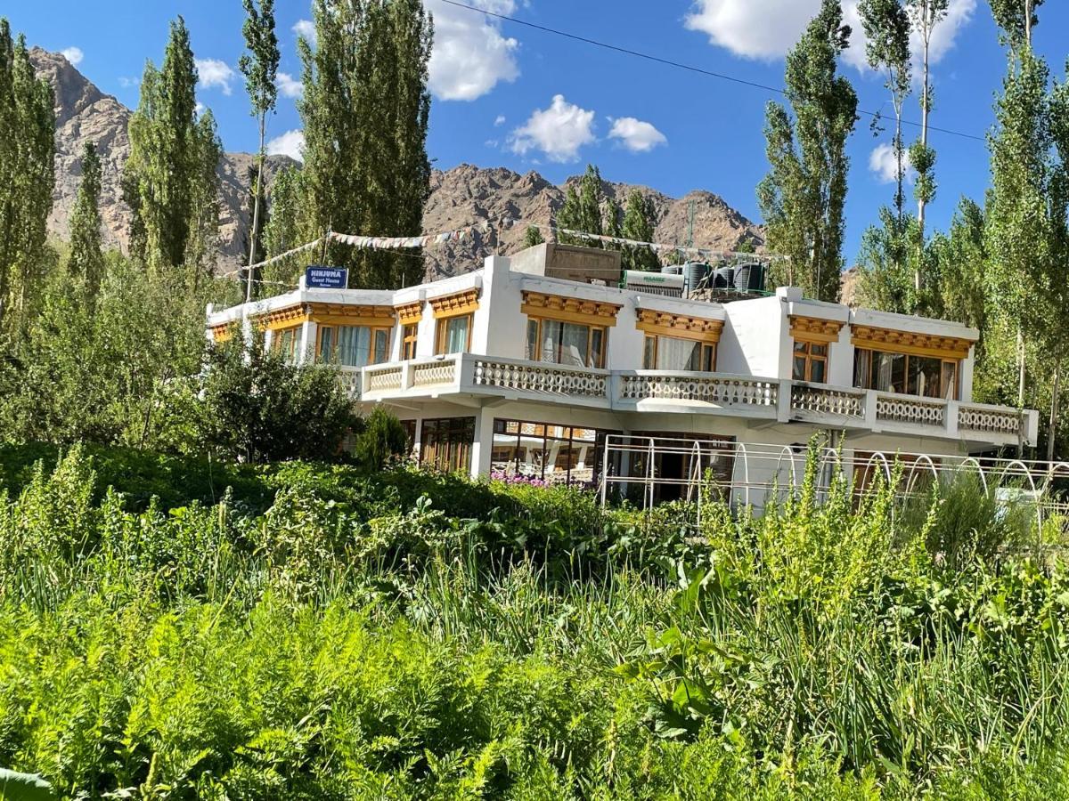 Hinjuma Guest House Лех Екстериор снимка