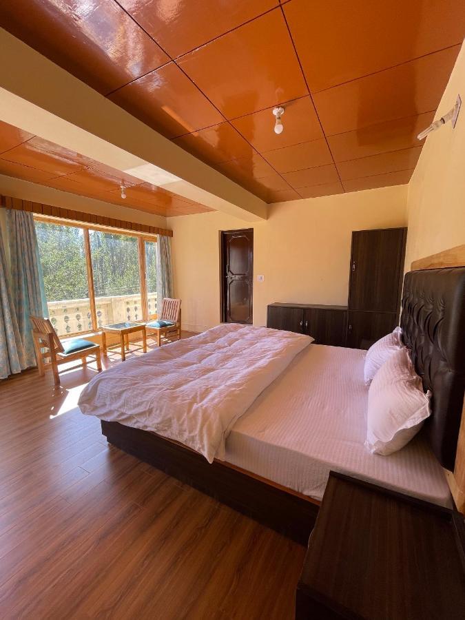 Hinjuma Guest House Лех Екстериор снимка