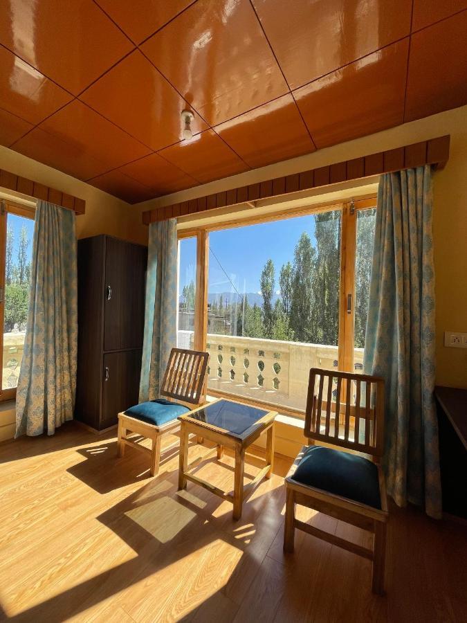 Hinjuma Guest House Лех Екстериор снимка