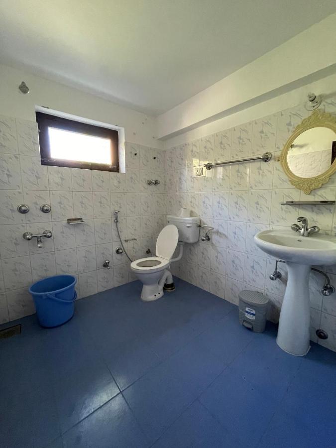 Hinjuma Guest House Лех Екстериор снимка