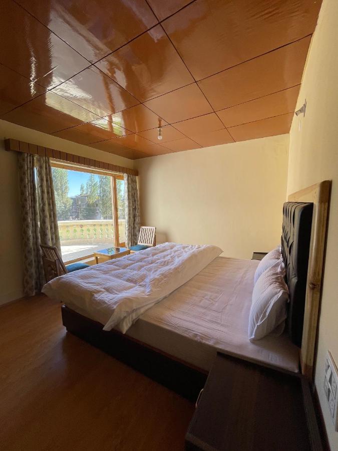 Hinjuma Guest House Лех Екстериор снимка