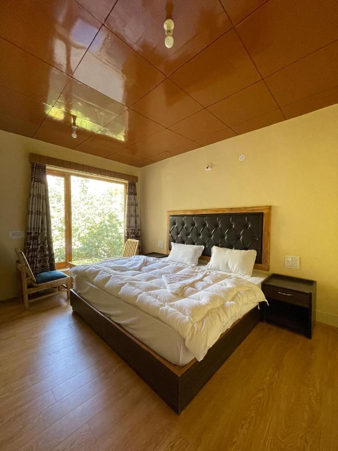 Hinjuma Guest House Лех Екстериор снимка