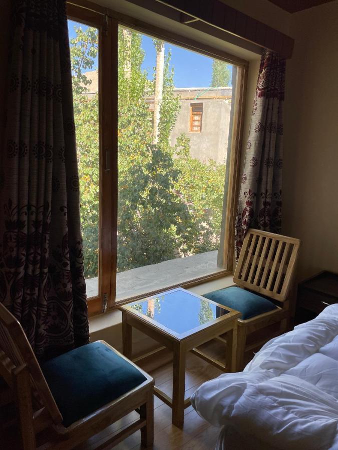 Hinjuma Guest House Лех Екстериор снимка